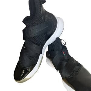 Nike Lebron James Soldier KNIT SFG 12 Xii Roses A04054-005 Basketball Black